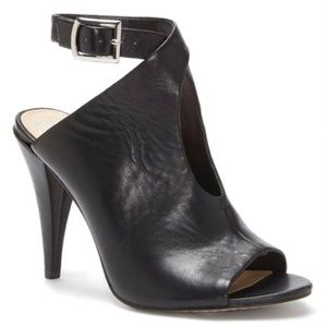 NWOT Black Vince Camuto Aveeria Leather Size: 8